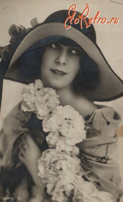 Ретро открытки - Дівчина  в капелюшку з квітами.