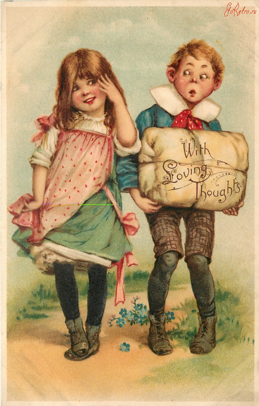 Ретро открытки - С любовью. Девочка в розовом фартуке и мальчик с подарком