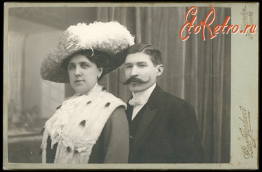 Ретро открытки - Ретро-поштівка.  Фото. Портрет жінки і мужчини.