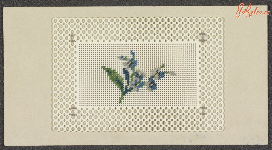 Ретро открытки - Ветка голубых цветов в ажурном фоне