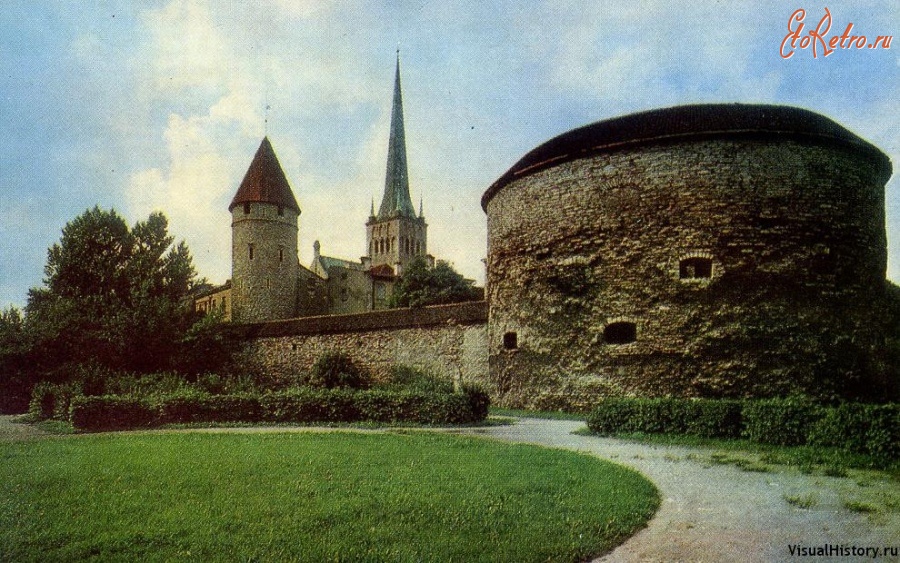 Таллин - 1974. Таллин. Городская стена с башнями Толстая Маргарита и Стольтинг (открытка)