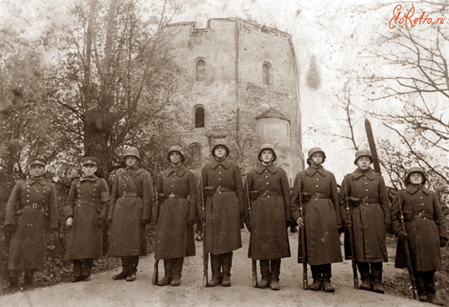 Вильнюс - Celebrations of Vilnius return to Lithuania near Gediminas Tower in 1939 Литва,  Вильнюсский уезд,  Вильнюс