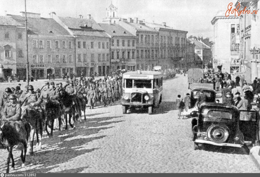 Вильнюс - Части Красной Армии на улицах Вильно