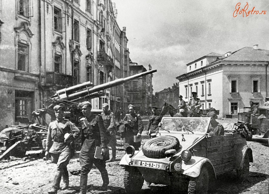 Вильнюс - Советские войска в освобожденном  Вильнюсе