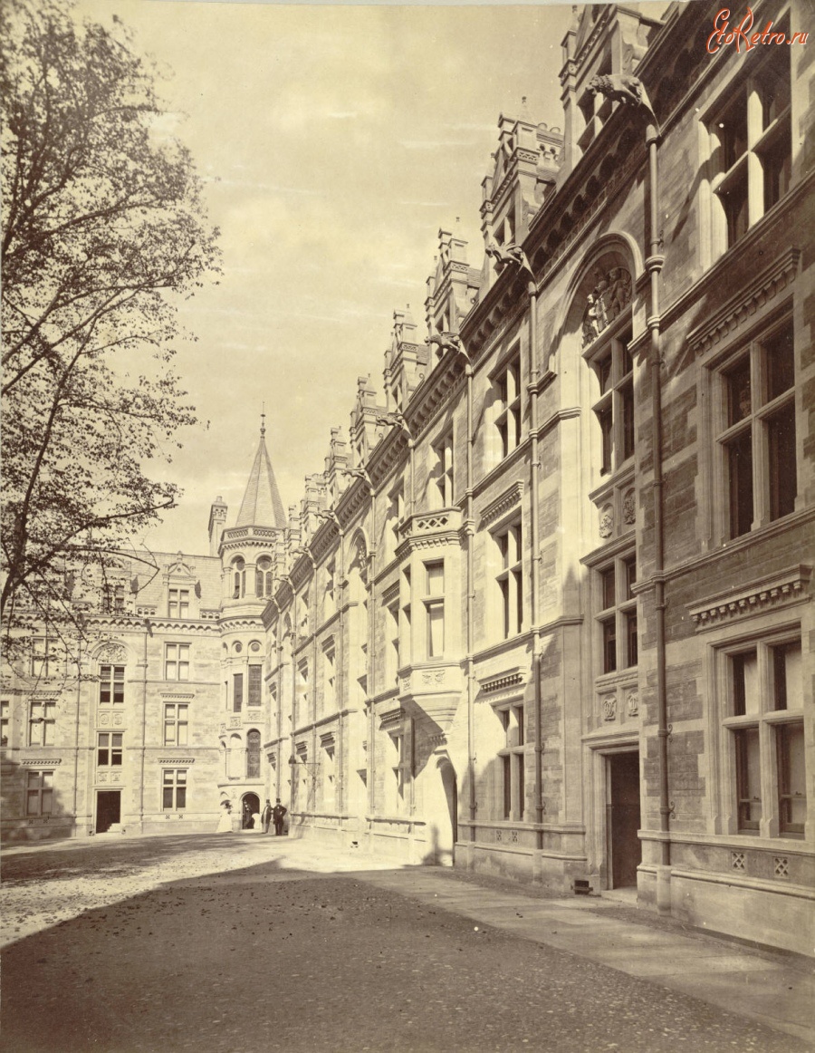 Англия - Cambridge. Gonville and Caius College, First Court (or Tree Court) Великобритания,  Англия,  Восточная Англия