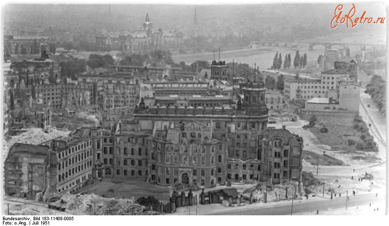 Дрезден - Дрезден после бомбардировки 13 февраля 1945г. Загородная вилла,  Ландхауз.