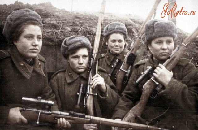 Солдаты и офицеры Советской армии - Снайперы.