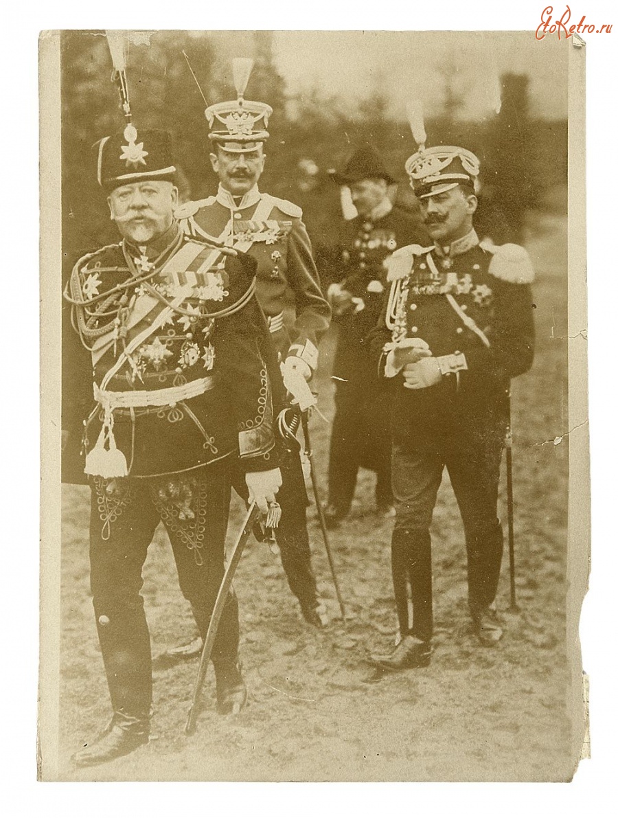 Ретро знаменитости - Фото военного министра генерала от кавалерии Сухомлинова Владимира Александровича с адъютантами.