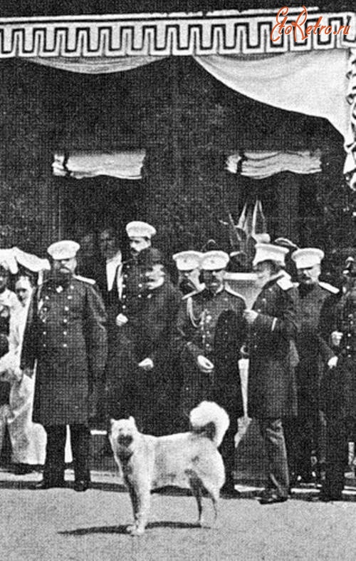 Ретро знаменитости - Александр III и его собака Камчатка.