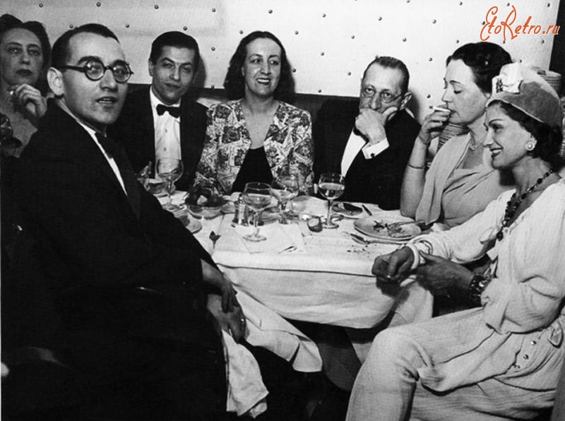 Ретро знаменитости - Стравинский с друзьями Коко Шанель (крайняя справа)