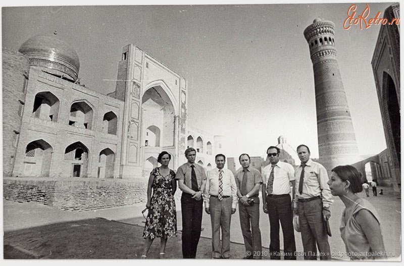 Узбекистан - Ансамбль Пои-Калон: Медресе Мир-и-Араб, Минарет Калон и Мечеть Калон