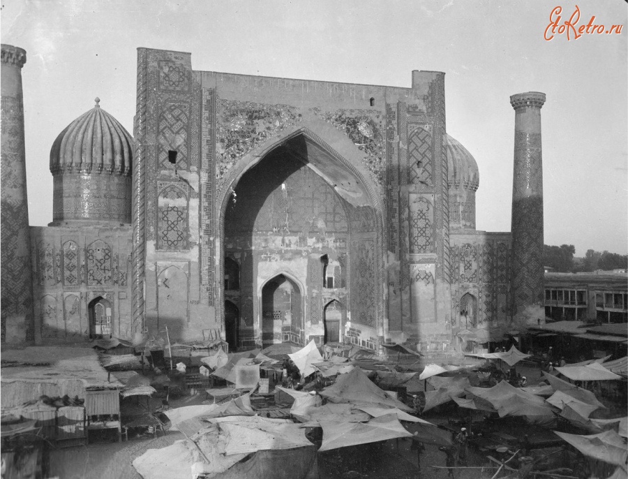 Узбекистан - Самарканд. Медресе Шир-Дор и базар на площади Регистан, 1906-1908