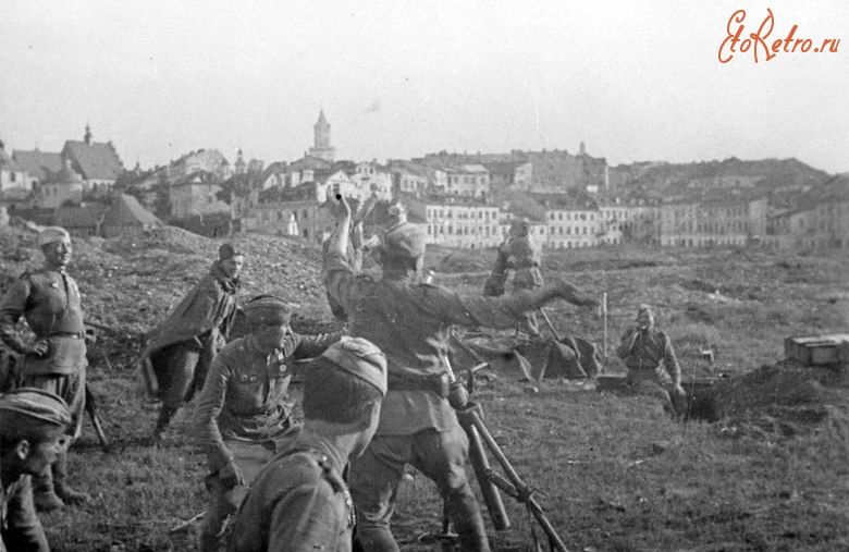 Варшава - Советские минометчики ведут бой за Варшаву
