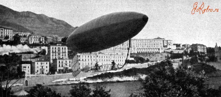 Монако - Alberto Santos Dumont with his airship at Monaco in 1902.
