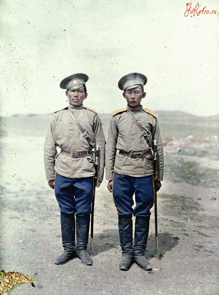 Монголия - Два солдата российской армии в Монголии.  1913 г.