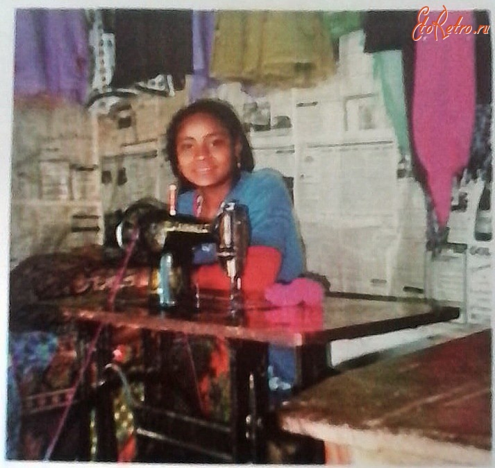 Непал - Швейная мастерская на улочке Катманду