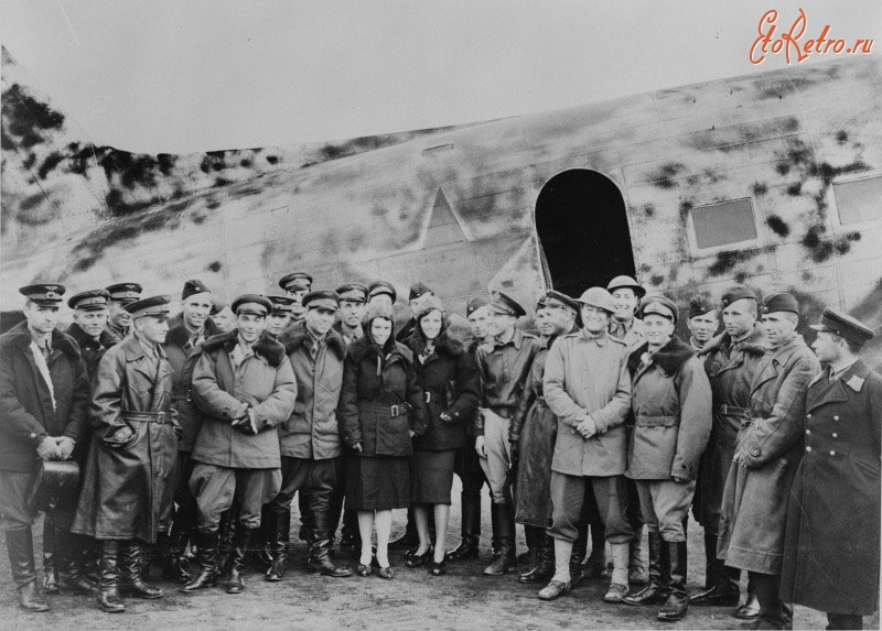 Авиация - Первая делегация советских ВВС на аэродроме в Номе на Аляске. 1942