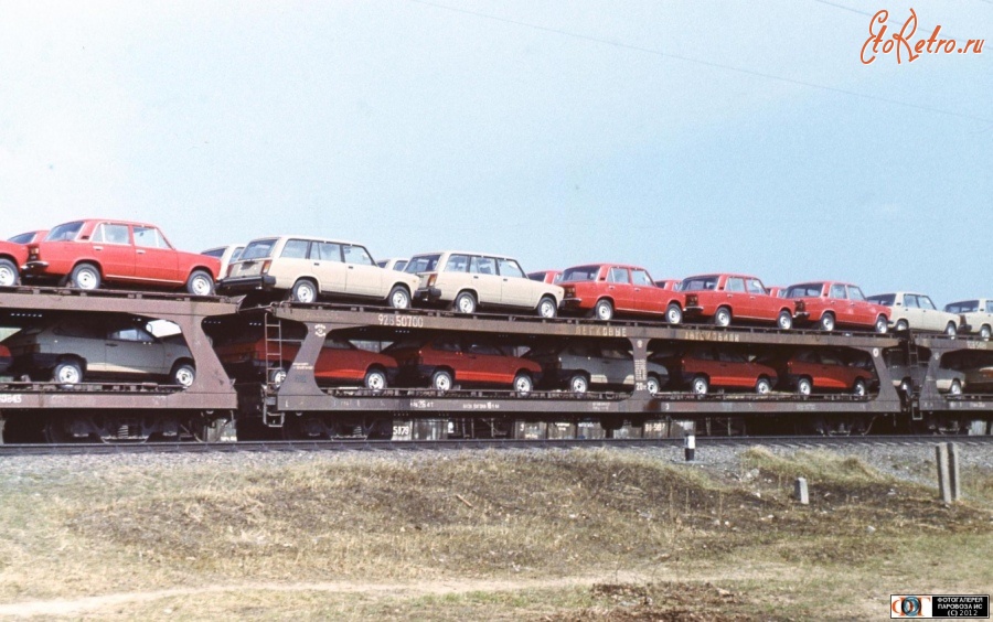 Железная дорога (поезда, паровозы, локомотивы, вагоны) - Вагон для перевозки легковых автомобилей.