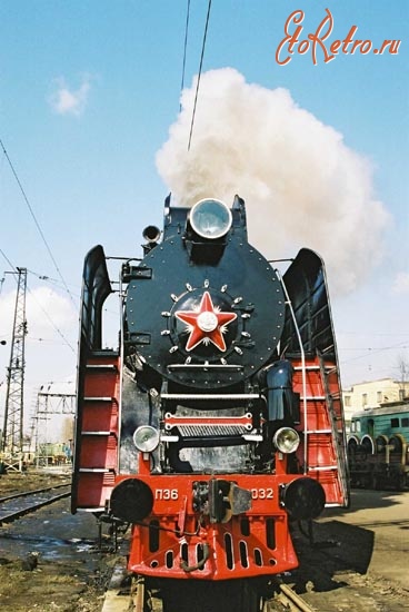 Железная дорога (поезда, паровозы, локомотивы, вагоны) - Пассажирский паровоз П36-0032 вблизи Санкт-Петербурга.