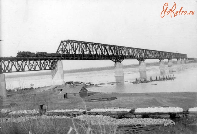 Железная дорога (поезда, паровозы, локомотивы, вагоны) - 3 мая 1935г. состоялось открытие Саратовского железнодорожного моста.