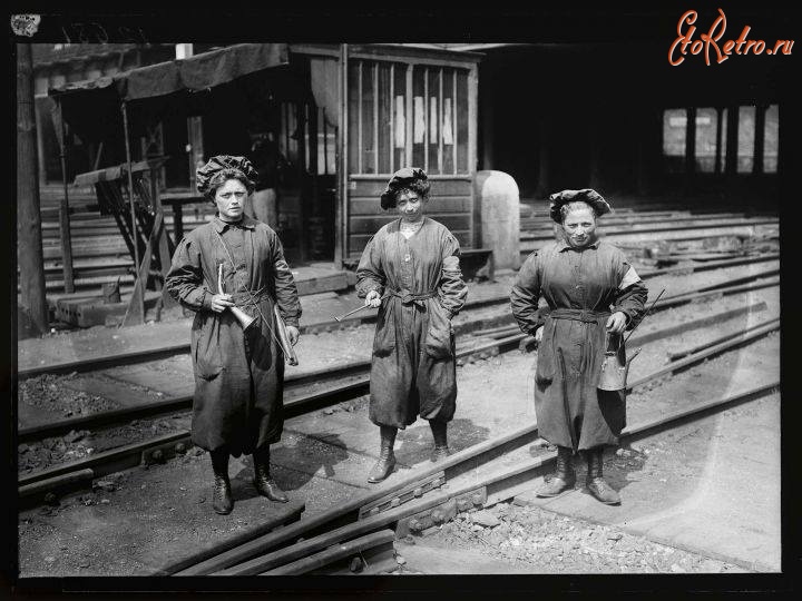 Железная дорога (поезда, паровозы, локомотивы, вагоны) - Женщины на железной дороге,Франция.