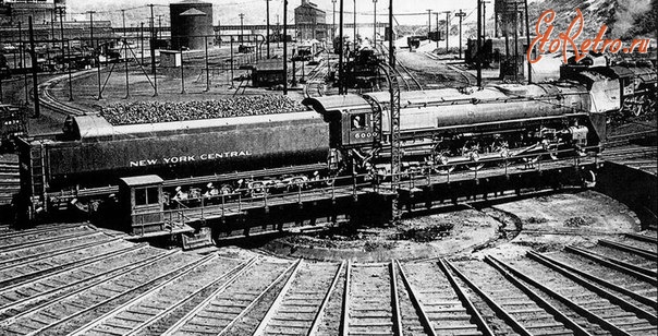 Железная дорога (поезда, паровозы, локомотивы, вагоны) - Паровоз класса S1А №6000 на поворотном круге в депо Хармон,Нью-Йорк
