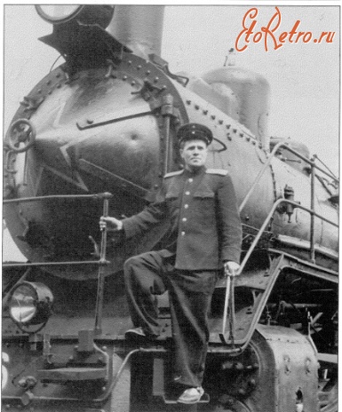 Железная дорога (поезда, паровозы, локомотивы, вагоны) - Паровоз С.26 и его машинист в депо Таллин