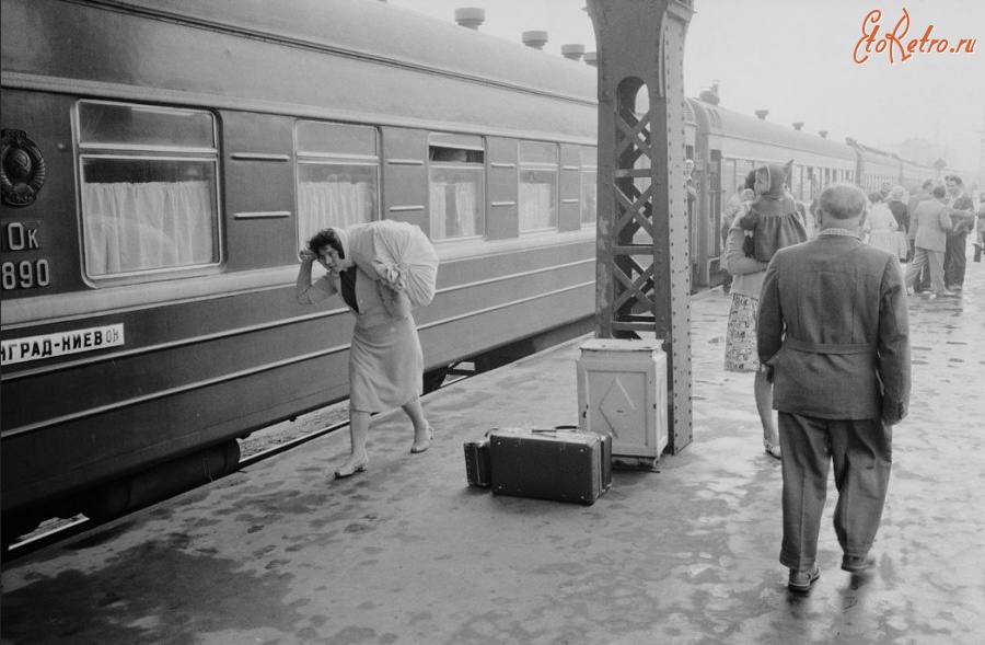 Железная дорога (поезда, паровозы, локомотивы, вагоны) - Поезд Ленинград-Киев на Витебском вокзале