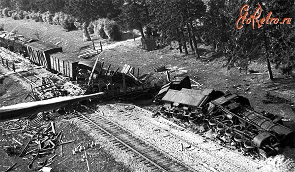 Железная дорога (поезда, паровозы, локомотивы, вагоны) - Железнодорожный состав уничтоженный советскими партизанами