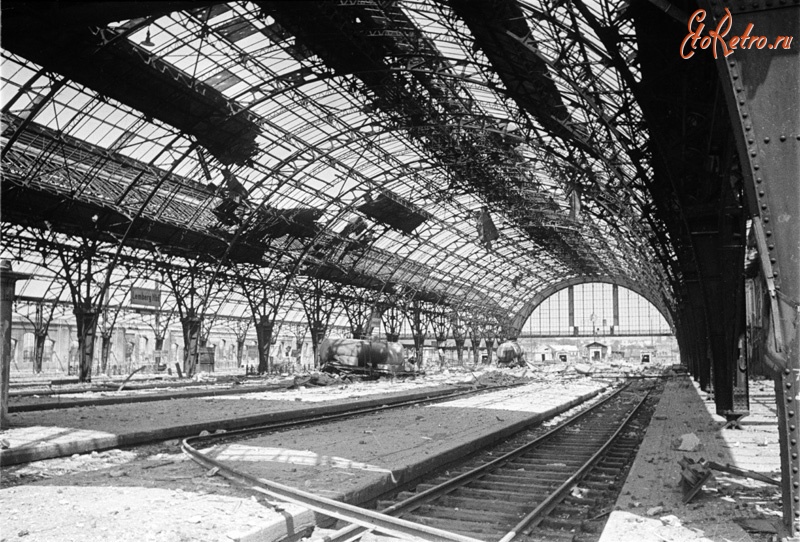 Железная дорога (поезда, паровозы, локомотивы, вагоны) - Львовский вокзал в августе 1944 г.