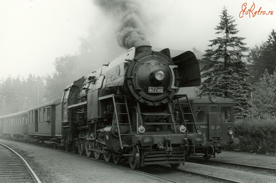 Железная дорога (поезда, паровозы, локомотивы, вагоны) - Паровоз 477.012 с поездом в Джедлове