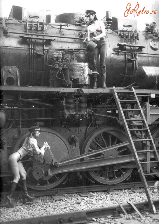 Железная дорога (поезда, паровозы, локомотивы, вагоны) - Женщина - на паровоз!