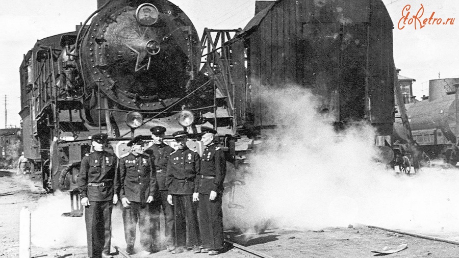 Железная дорога (поезда, паровозы, локомотивы, вагоны) - Машинисты Печорской ж.д. на ст.Котлас