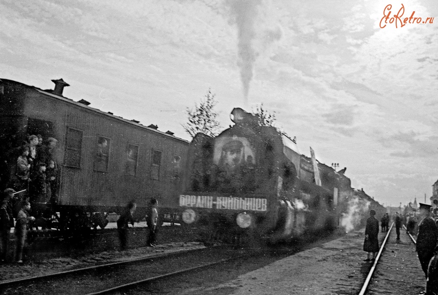 Железная дорога (поезда, паровозы, локомотивы, вагоны) - Паровоз ФД21 с поездом