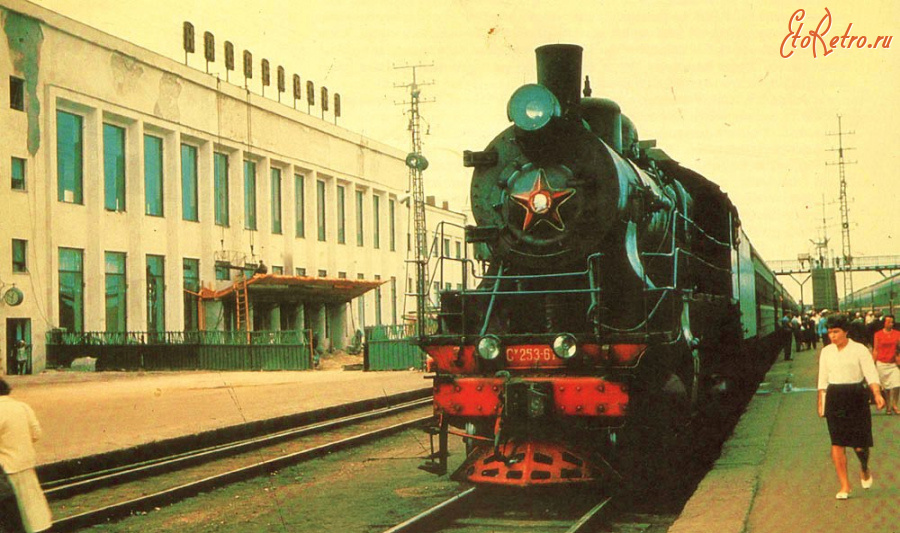 Железная дорога (поезда, паровозы, локомотивы, вагоны) - Паровоз Су253-67 с поездом на ст.Хабаровск-I