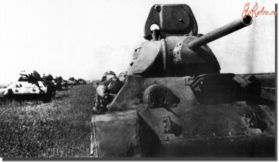 Войны (боевые действия) - Т-34 раннего выпуска 5-го танкового полка, командир майор М.П.Баранов.