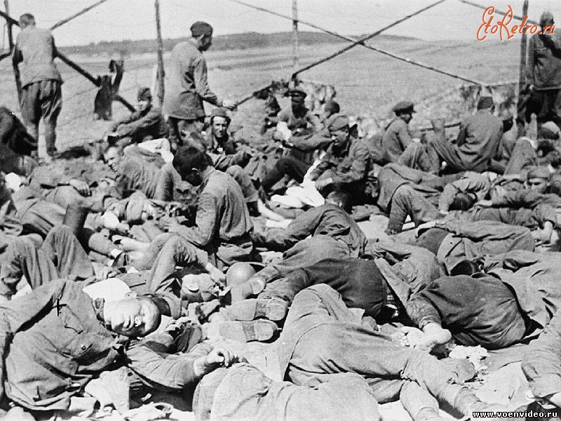 Войны (боевые действия) - Лагерь советских военнопленных. 1942 г.
