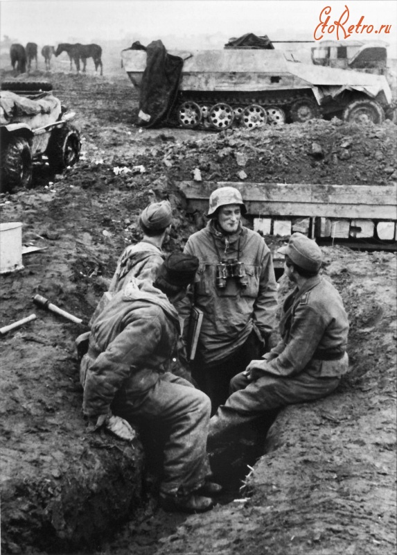 Войны (боевые действия) - Солдаты дивизии «Великая Германия» на позициях на полуострове Бальга