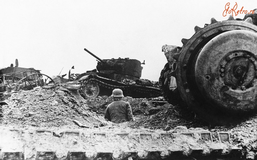 Войны (боевые действия) - Кладбище танков во Ржеве, 21 декабря 1942 года.