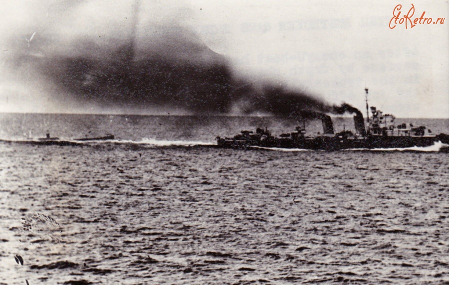 Войны (боевые действия) - Английский эсминец протаранил немецкую подводную лодку.