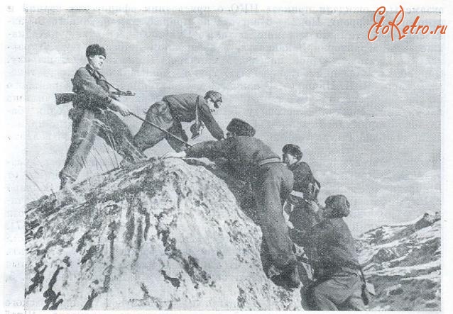 Войны (боевые действия) - Советские автоматчики из горнострелкового отряда на перевале.Северный Кавказ.