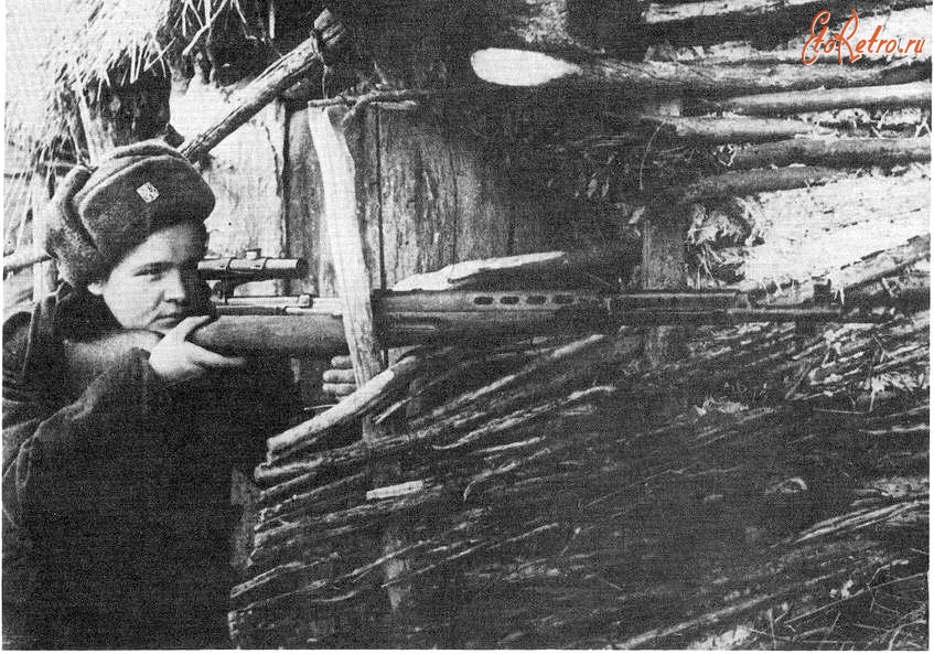 Войны (боевые действия) - Снайпер Мария Лялькова с винтовкой СВТ-40.