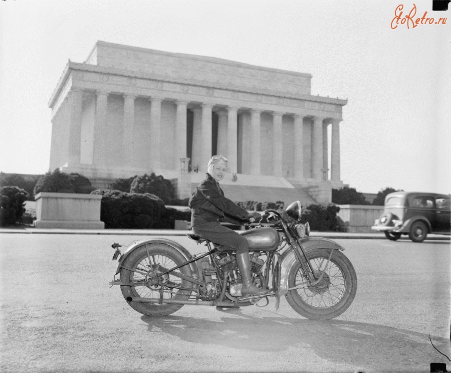 Вашингтон - “First of fair sex to obtain motorcycle license in Capital. Washington, D.C., США , Вашингтон (округ Колумбия)