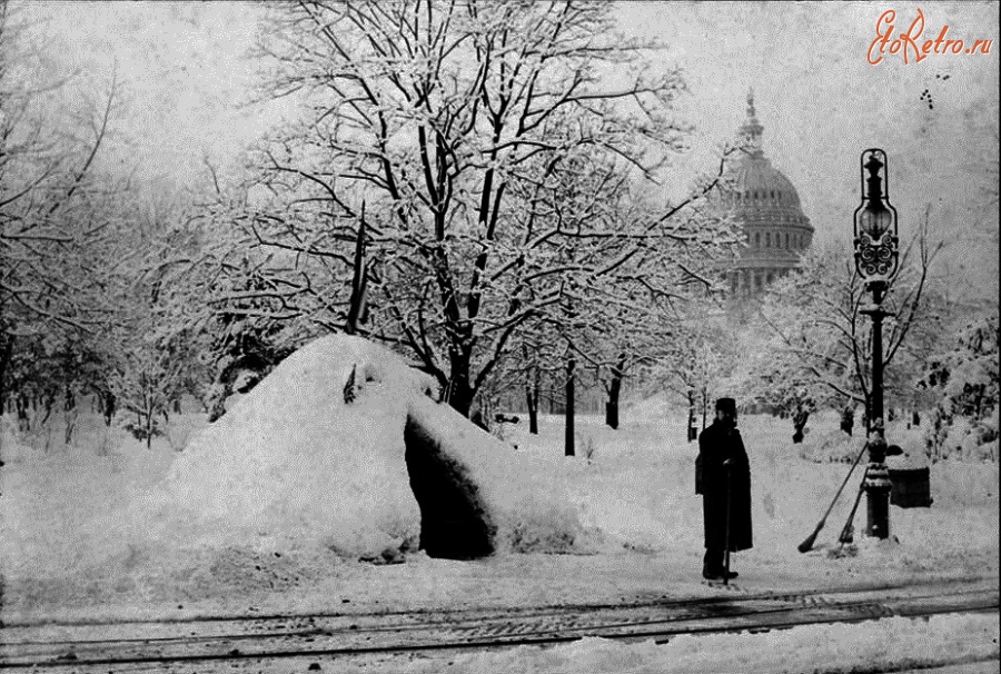 Вашингтон - Finally, in 1888, after a blizzard, someone built a snow hut for cover! США , Вашингтон (округ Колумбия)