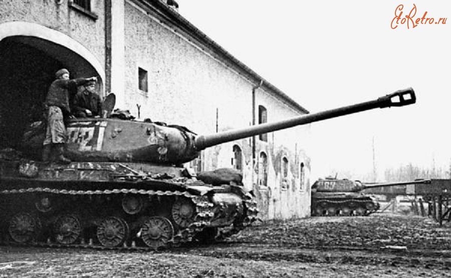 Военная техника - Танки ИС-2 в засаде. Германия, 1-й Белорусский фронт, 1945 год