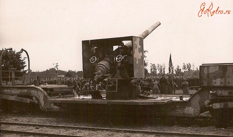 Военная техника - Морская 6-дюймовая пушка Канэ на ж.д.платформе.Латвия.