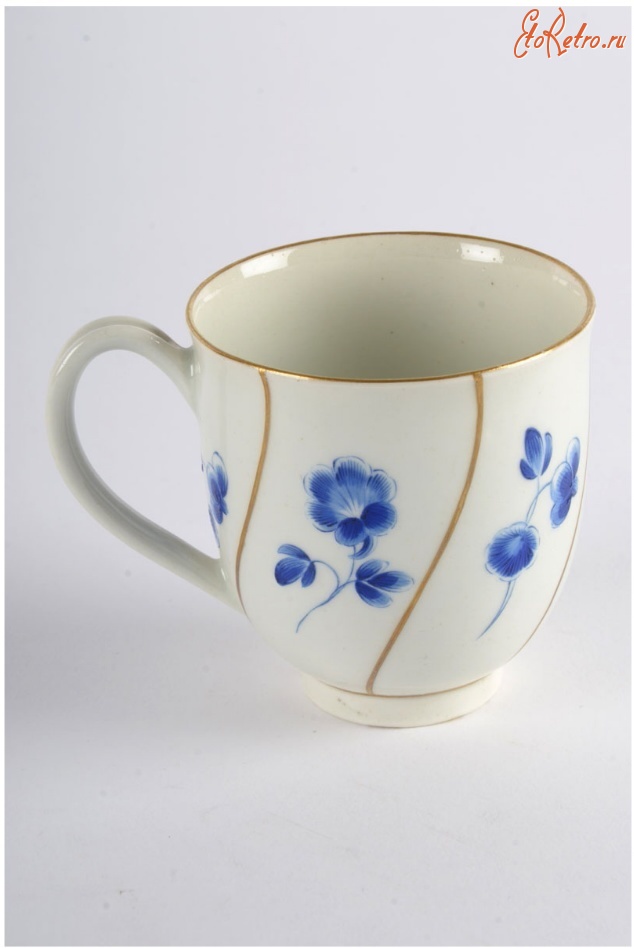Предметы быта - Кофейная чашка с голубыми цветами