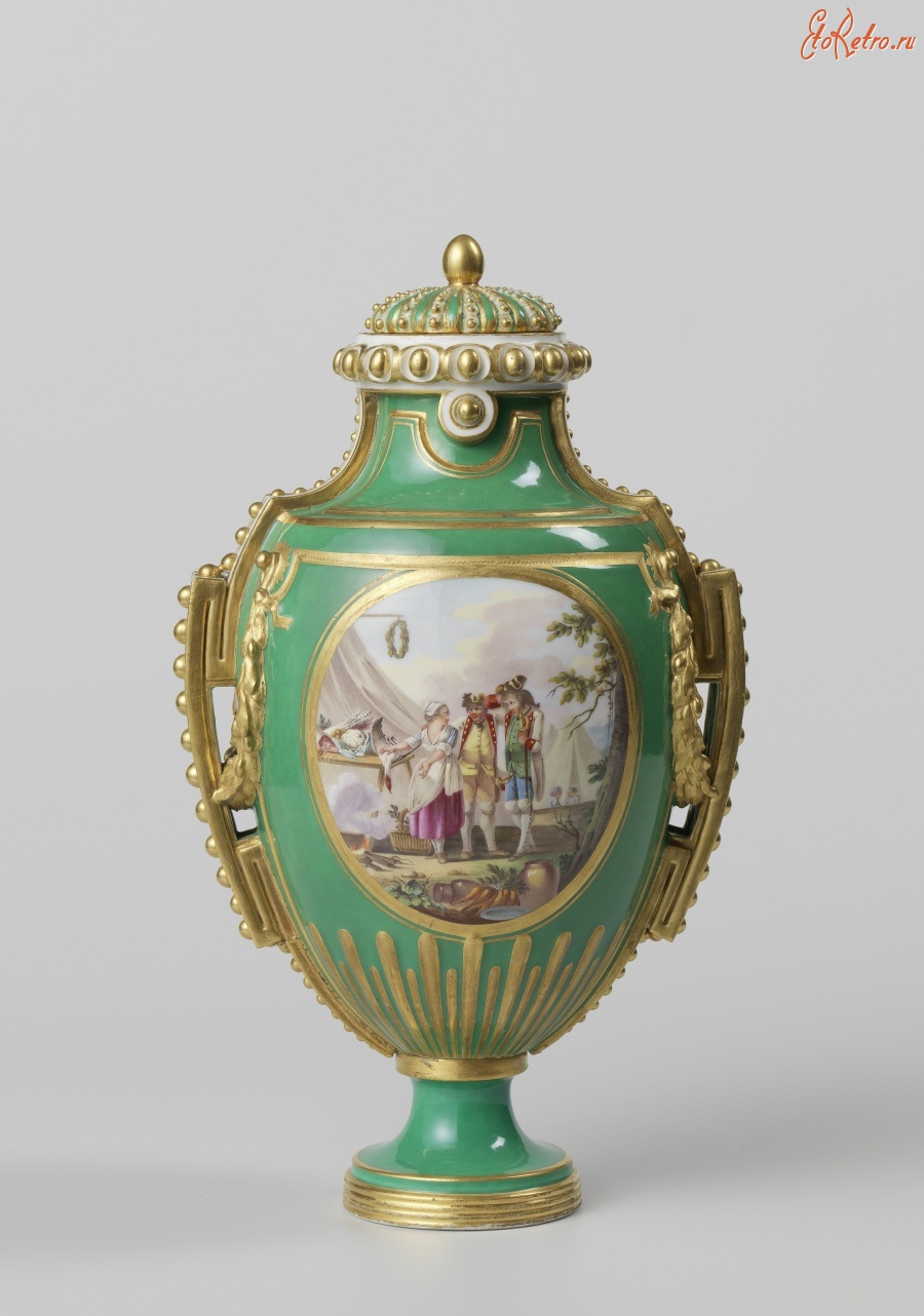 Предметы быта - Зелёная ваза с крышкой и росписью в медальоне, 1771