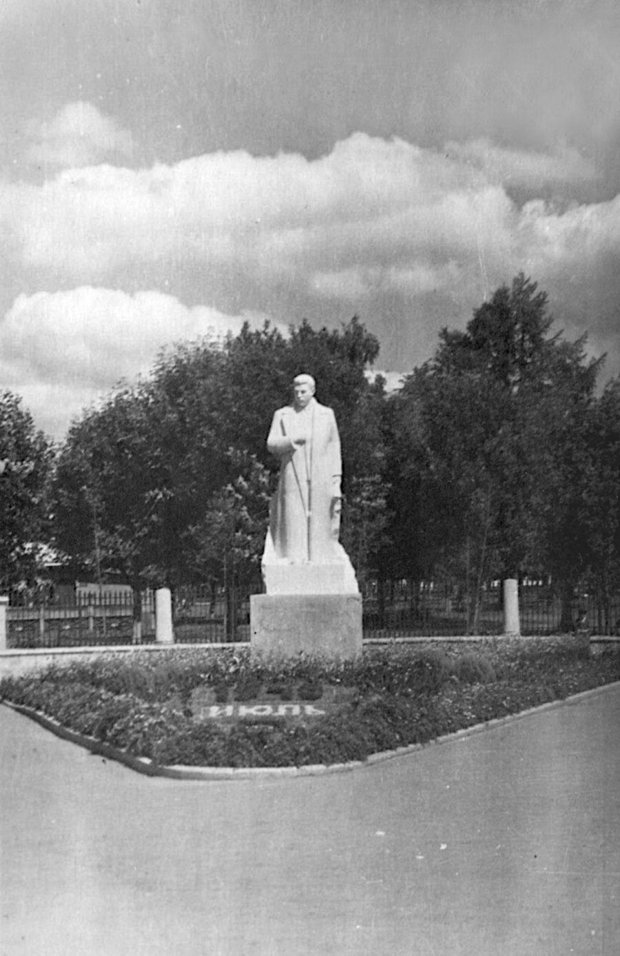 Владимир - Памятник Сталину на площади Свободы.