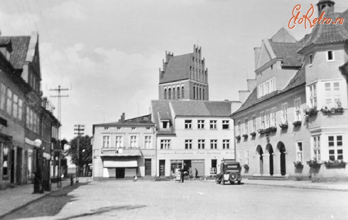 Калининградская область - Рыночная площадь с ратушей и кирхой в Allenburg-пос.Дружба.До1945 год.